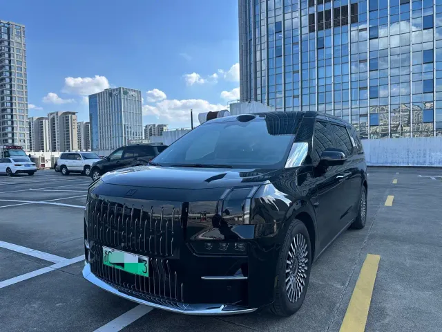 Фотография автомобиля — Zeekr 009
