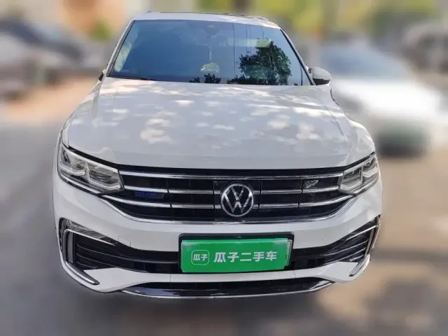 Volkswagen Tiguan L PHEV — Фото автомобиля 2