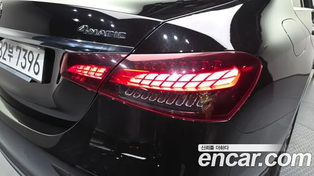 Mercedes-Benz E-Class — Фото автомобиля 8