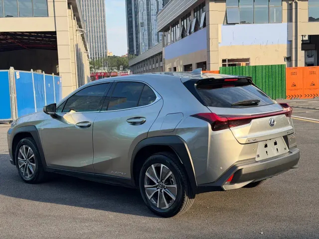 Lexus UX — Фото автомобиля 12