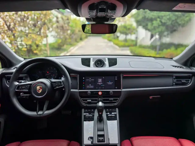 Porsche Macan — Фото автомобиля 8