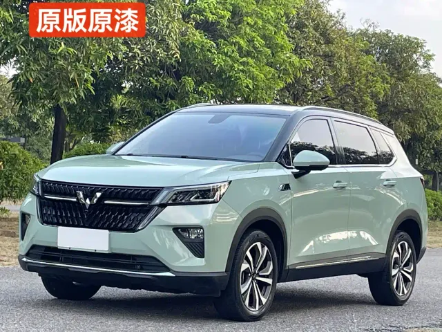 Фотография автомобиля — Wuling Asta