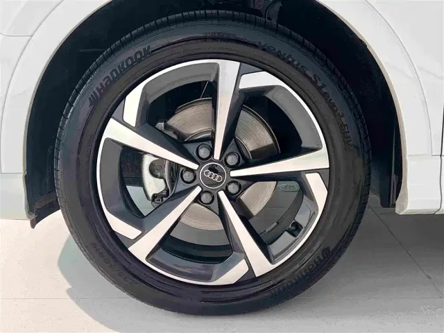 Audi Q3 — Фото автомобиля 12