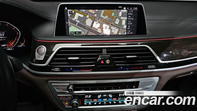 BMW 7-Series — Фото автомобиля 10