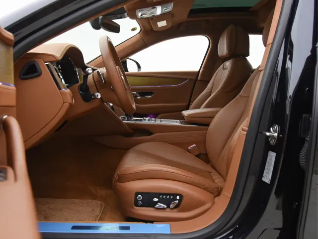 Bentley Flying Spur — Фото автомобиля 9