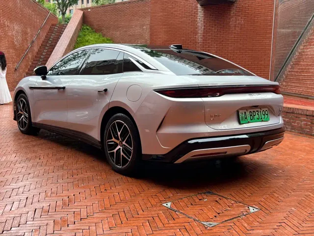 BYD Han L — Фото автомобиля 7