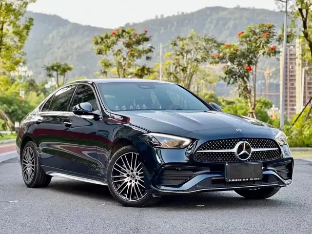 Фотография автомобиля — Mercedes-Benz C-Class