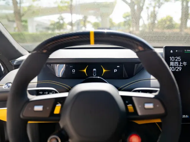 Xiaomi SU7 Ultra — Фото автомобиля 10