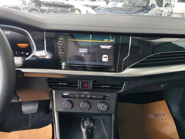 Volkswagen Passat — Фото автомобиля 13
