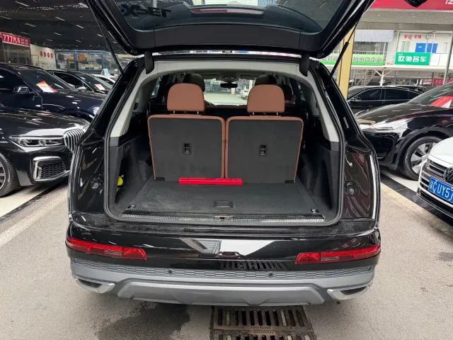 Audi Q7 — Фото автомобиля 18