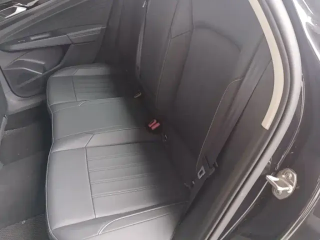 Volkswagen Passat — Фото автомобиля 16