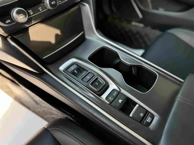 Honda Accord — Фото автомобиля 10