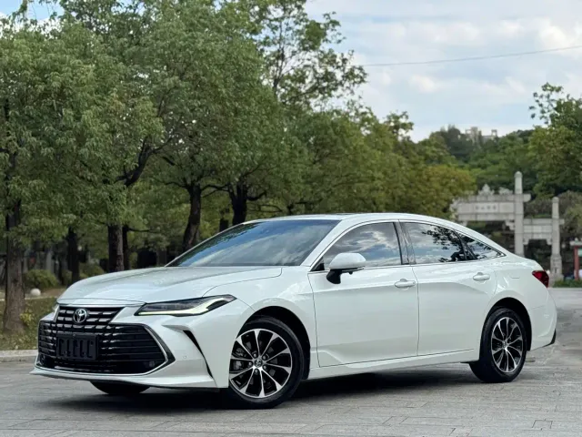 Фотография автомобиля — Toyota Avalon