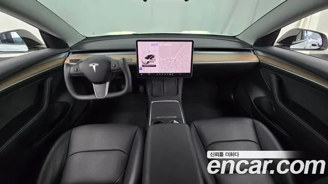 Tesla Model 3 — Фото автомобиля 7