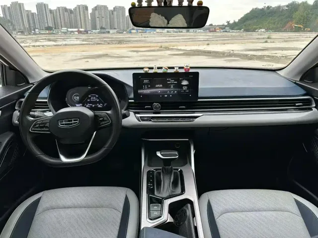 Geely Emgrand — Фото автомобиля 8