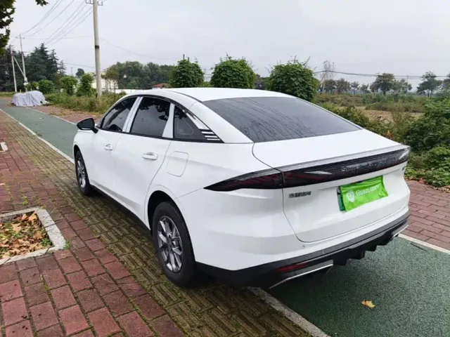 Geely Galaxy L6 — Фото автомобиля 4