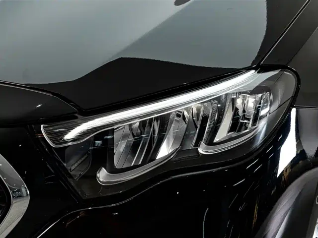 Mercedes-Benz E-Class — Фото автомобиля 4