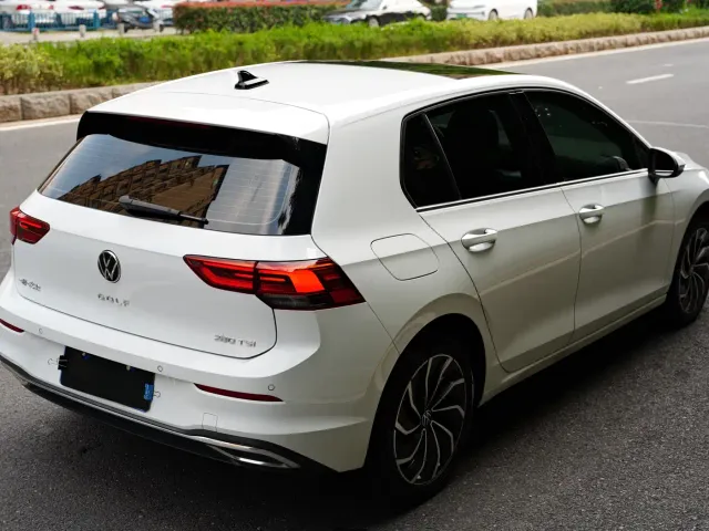 Volkswagen Golf — Фото автомобиля 6