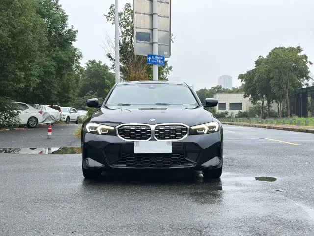 BMW 3 Series — Фото автомобиля 2