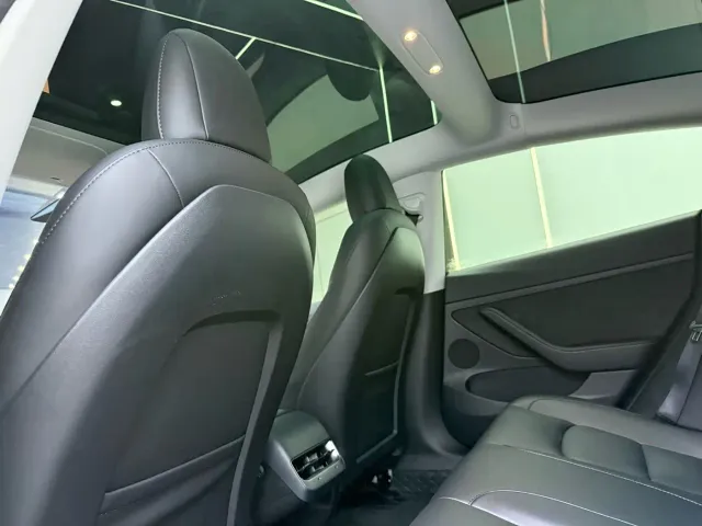 Tesla Model 3 — Фото автомобиля 11