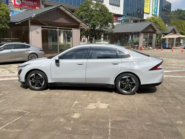 Wuling Starlight — Фото автомобиля 5