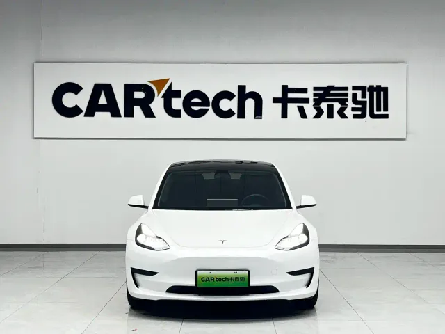 Tesla Model 3 — Фото автомобиля 2
