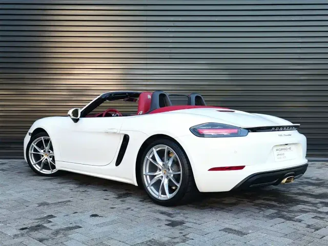 Porsche 718 — Фото автомобиля 10