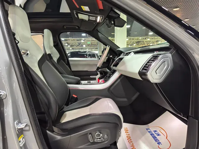 Land Rover Range Rover Sport — Фото автомобиля 12