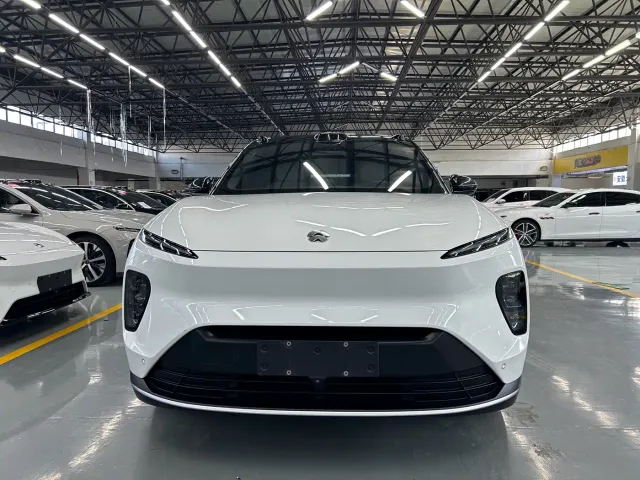 Nio ES8 — Фото автомобиля 2