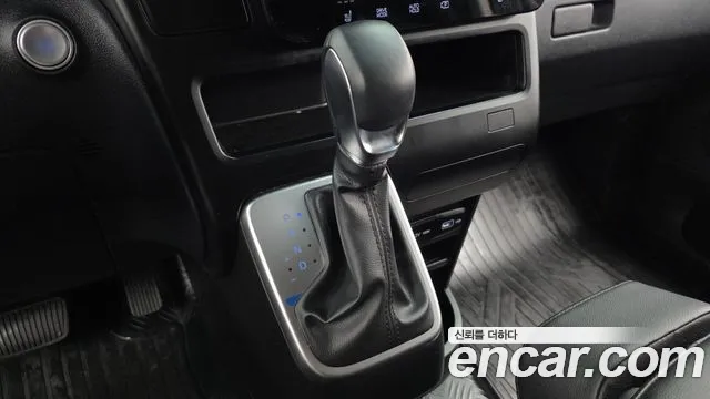 Hyundai Staria — Фото автомобиля 12