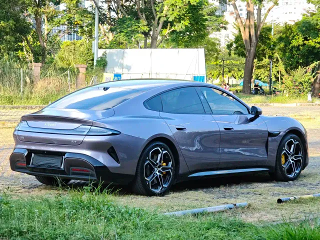 Xiaomi SU7 — Фото автомобиля 15