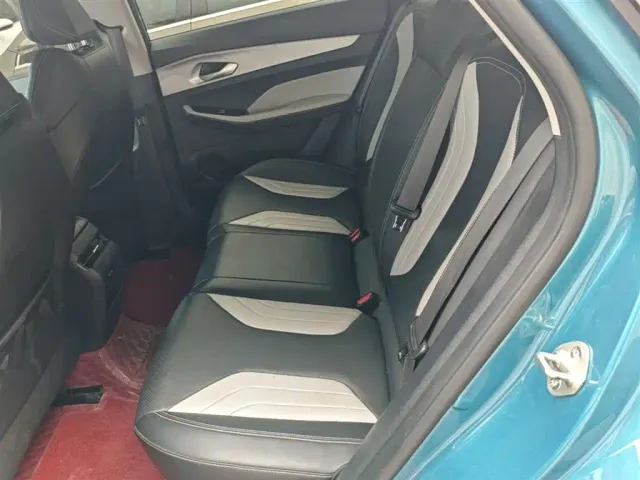Geely Binrui — Фото автомобиля 16