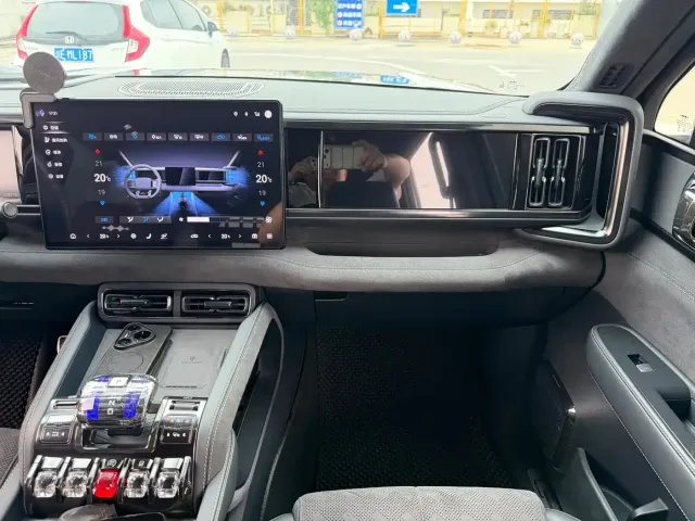 BYD FangChengBao Leopard 5 — Фото автомобиля 2