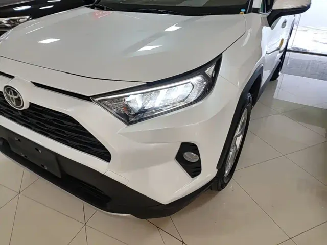 Toyota RAV4 — Фото автомобиля 23