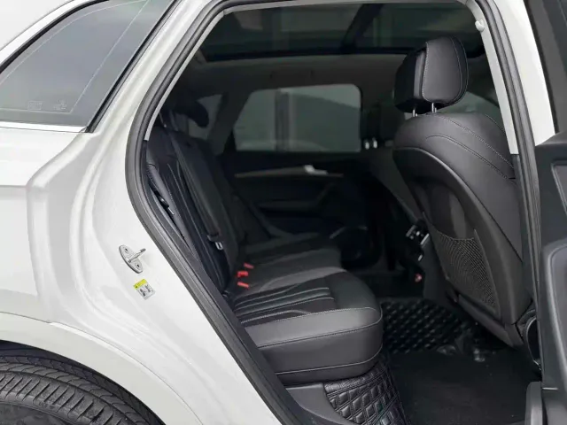 Audi Q5L — Фото автомобиля 11