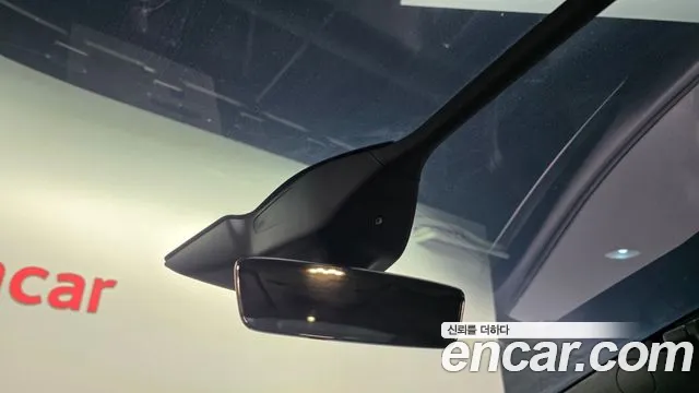 Tesla Model X — Фото автомобиля 17
