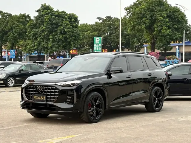 Фотография автомобиля — Audi Q6
