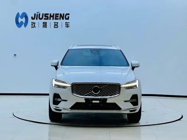 Volvo XC60 — Фото автомобиля 2