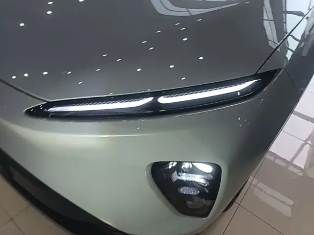 Nio ES8 — Фото автомобиля 23