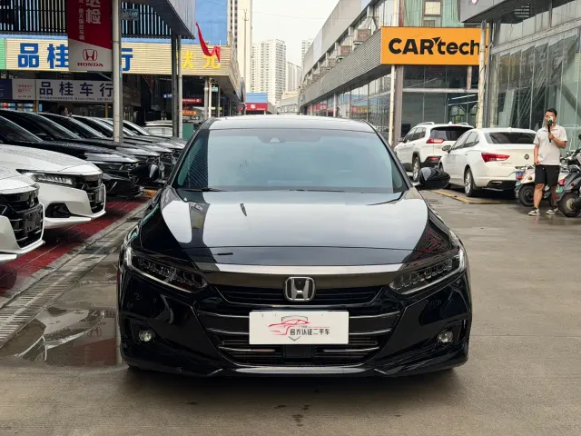 Honda Accord — Фото автомобиля 2