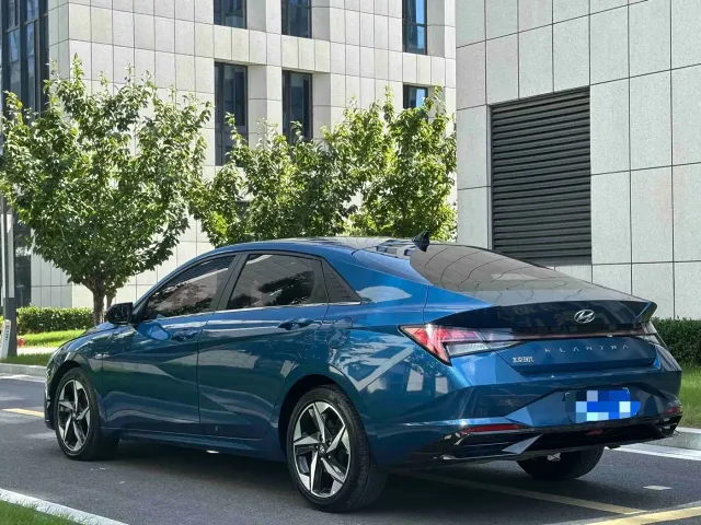 Hyundai Elantra — Фото автомобиля 4