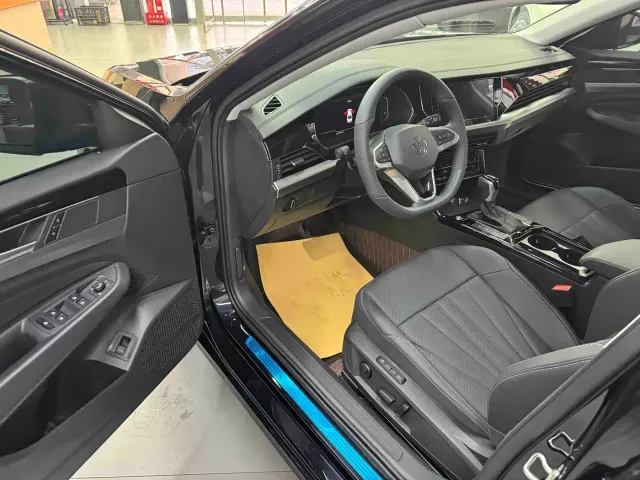 Volkswagen Passat — Фото автомобиля 4