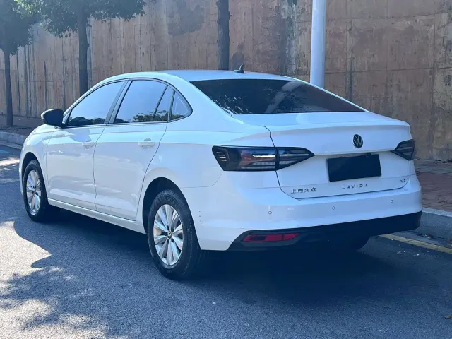 Volkswagen Lavida — Фото автомобиля 6