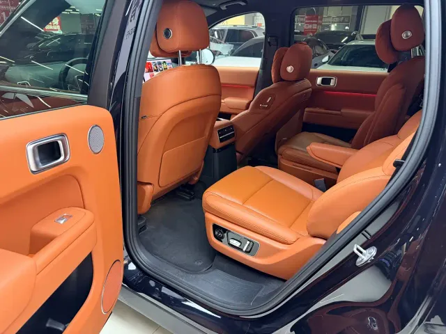 Li Auto L9 — Фото автомобиля 5