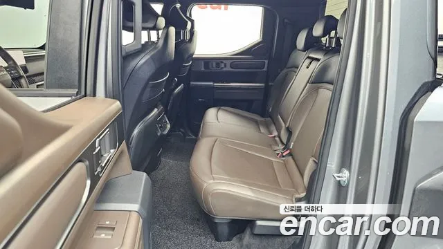 Kia Tasman Tasman 2.5T Бензин 4WD — Фото автомобиля 19