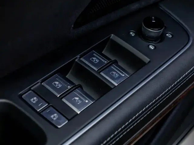Audi A8 — Фото автомобиля 26