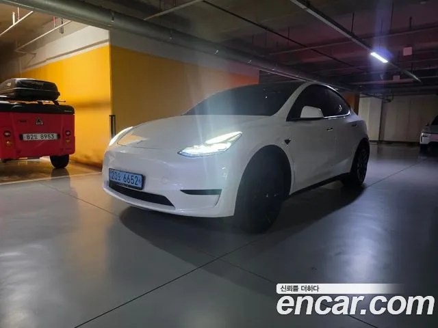Фотография автомобиля — Tesla Model Y