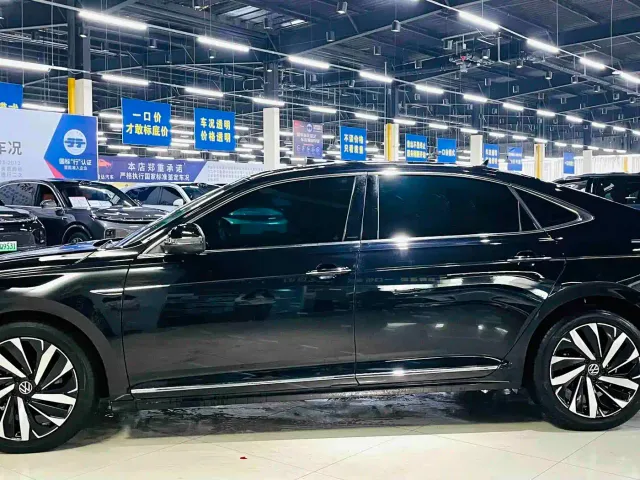 Volkswagen Passat — Фото автомобиля 4