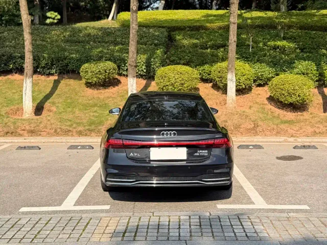 Audi A7L — Фото автомобиля 8