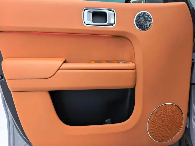 Li Auto L8 — Фото автомобиля 4